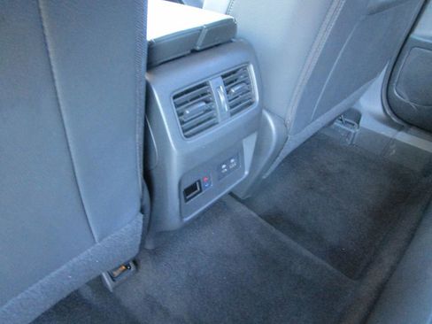 Used 2023 Nissan Rogue SL w/ SL Premium Package image 17