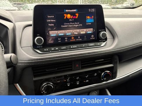 Used 2025 Nissan Rogue S AWD/4WD image 12