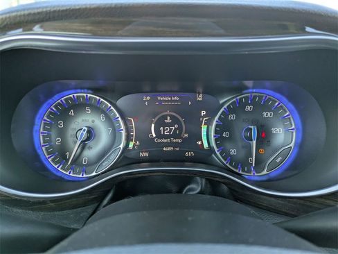 Used 2022 Chrysler Pacifica Limited image 11