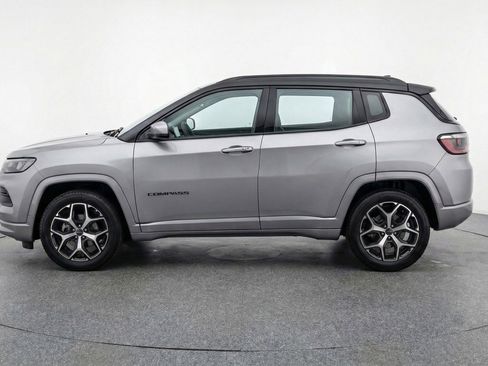 Used 2025 Jeep Compass Limited image 5