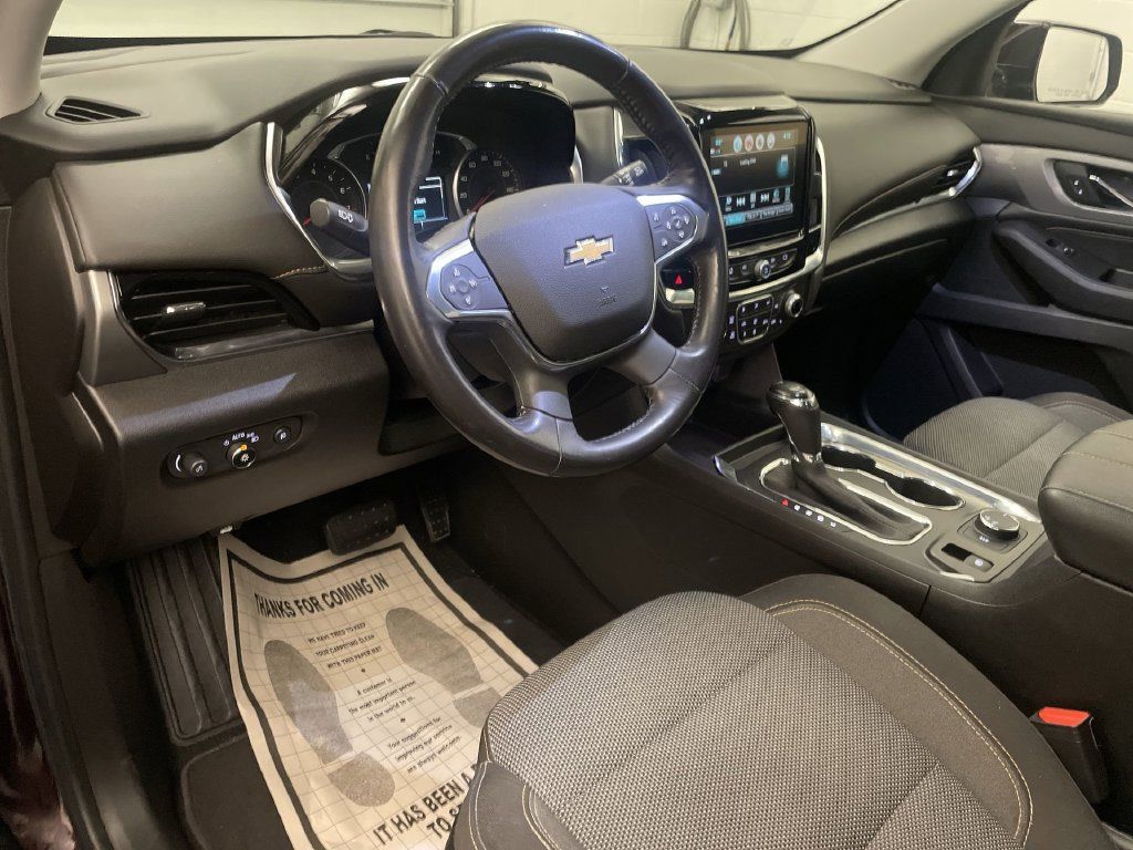 Used 2018 Chevrolet Traverse LT FWD image 4