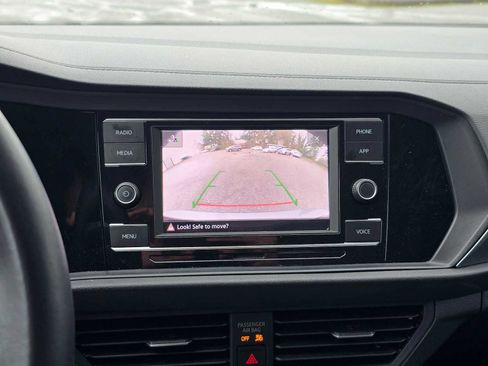 Used 2024 Volkswagen Jetta SE image 23