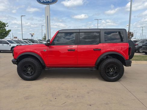 Used 2022 Ford Bronco Wildtrak image 2