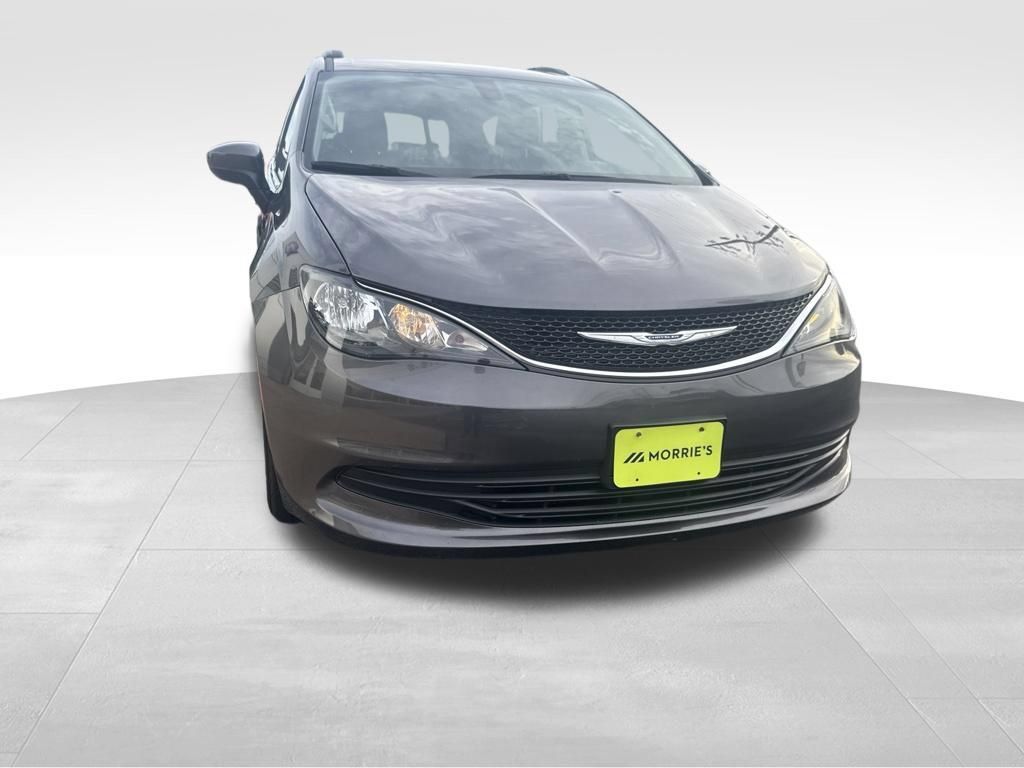 Used 2020 Chrysler Voyager Lxi FWD image 4