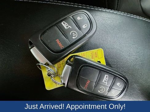 Used 2019 Jeep Cherokee Latitude Plus w/ Comfort/Convenience Group AWD/4WD image 39