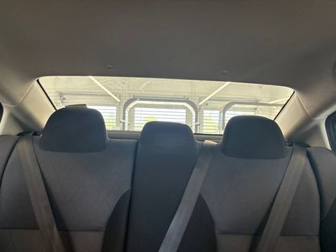 Used 2025 Nissan Versa SV FWD image 31