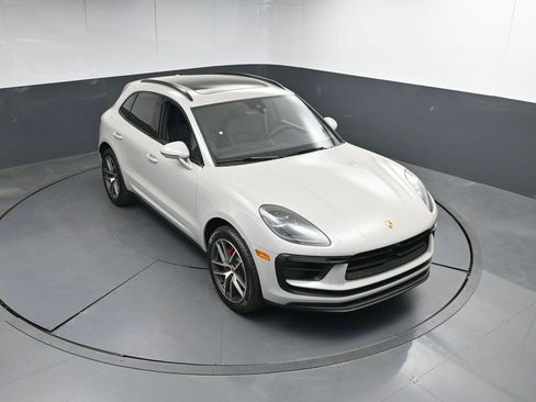 New 2026 Porsche Macan GTS AWD/4WD image 39