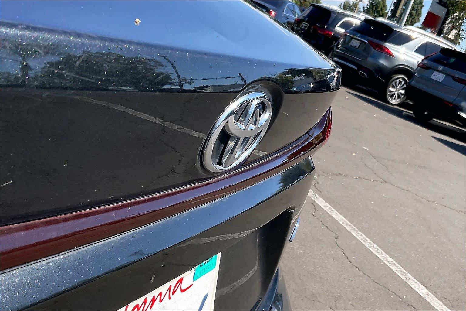 Used 2020 Toyota Corolla LE FWD image 29