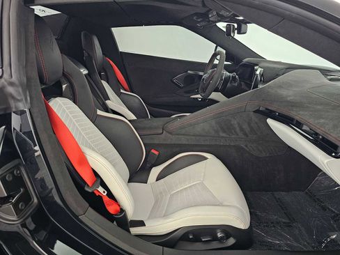 Used 2023 Chevrolet Corvette Stingray Premium Conv w/ Z51 Performance Package image 10