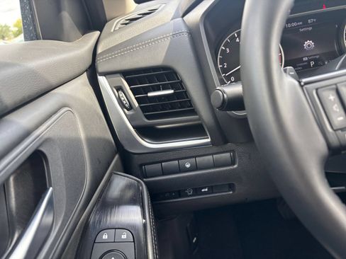 Used 2026 Nissan Rogue SV FWD image 36