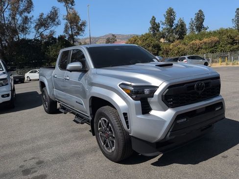 Used 2026 Toyota Tacoma TRD Sport w/ TRD Sport Premium Package AWD/4WD image 3