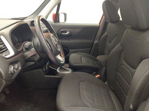 Used 2020 Jeep Renegade Latitude w/ Cold Weather Group AWD/4WD image 17