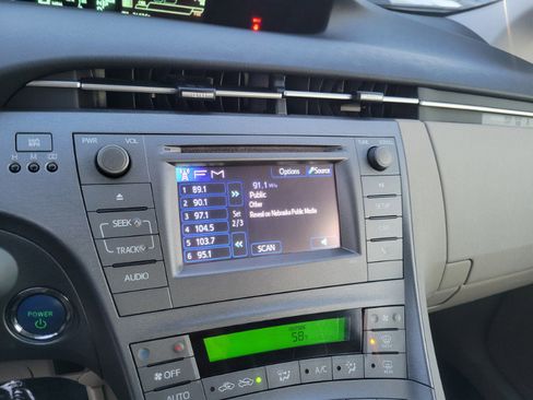 Used 2015 Toyota Prius Two image 34