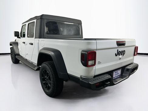 Used 2023 Jeep Gladiator Sport AWD/4WD image 7