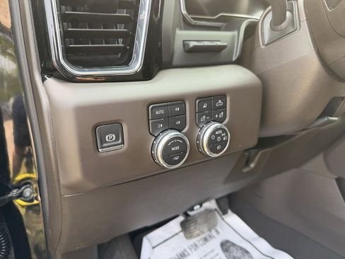 Used 2025 GMC Sierra 2500 Denali w/ Denali Reserve Package AWD/4WD image 9