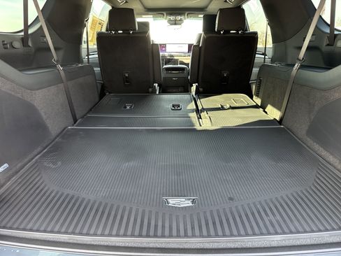 Used 2026 Cadillac Escalade ESV Sport w/ Touring Package image 39