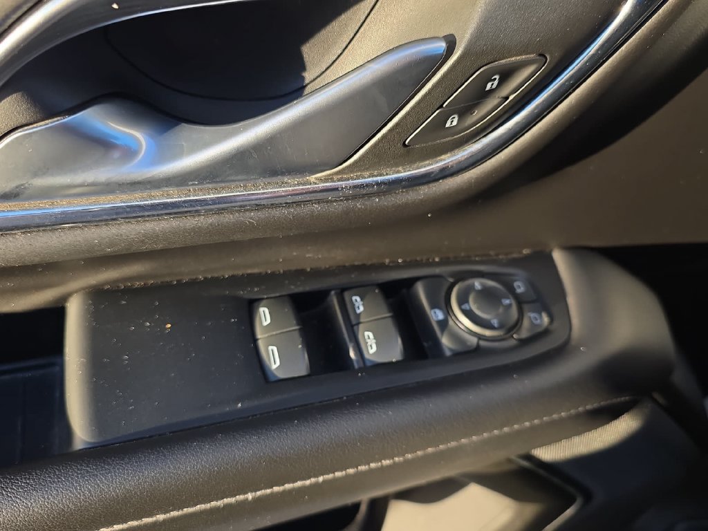 Used 2022 GMC Yukon SLE RWD image 28