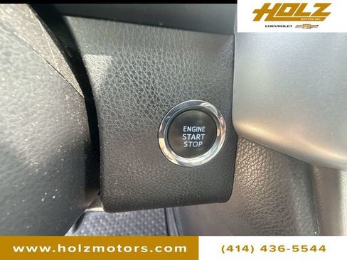 Used 2019 Toyota Highlander XLE AWD/4WD image 16