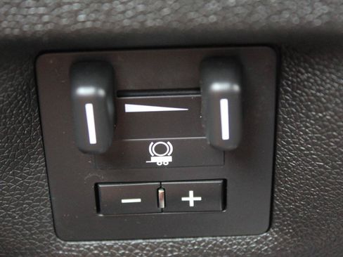 Used 2011 Chevrolet Tahoe LT AWD/4WD image 32