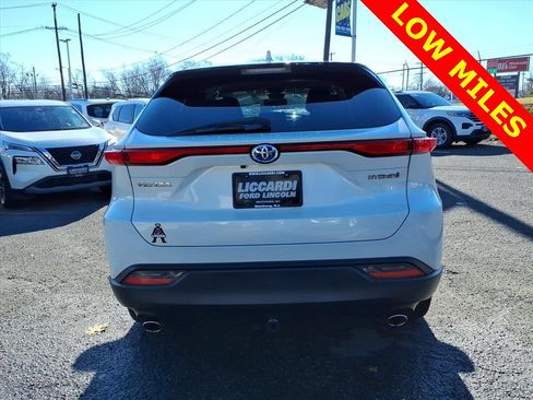 Used 2021 Toyota Venza LE w/ Carpet Mat Package (TMS) image 6