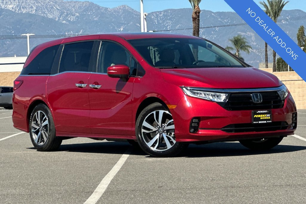 Certified 2022 Honda Odyssey Touring image 2