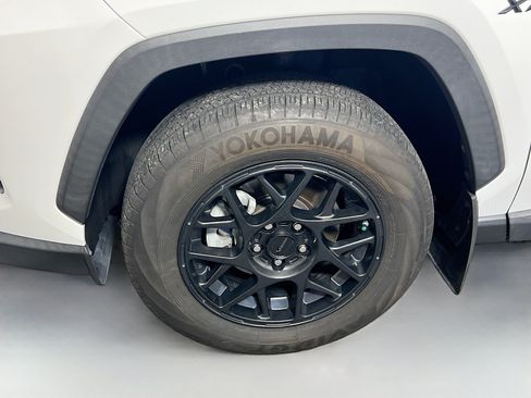 Used 2020 Toyota RAV4 LE FWD image 13