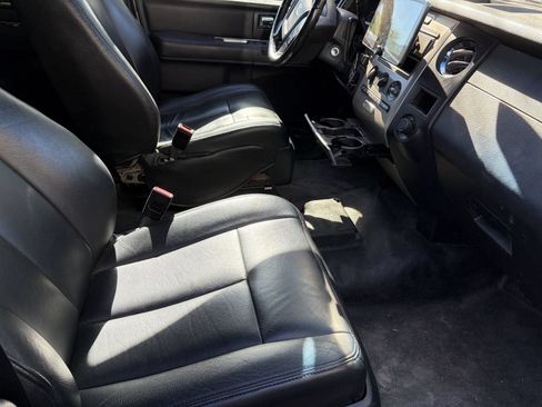 Used 2016 Ford Expedition XL RWD image 8