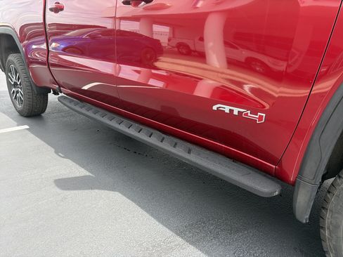 Used 2022 GMC Sierra 1500 AT4 AWD/4WD image 9