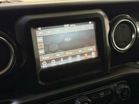 Used 2021 Jeep Wrangler Unlimited Sahara image 23