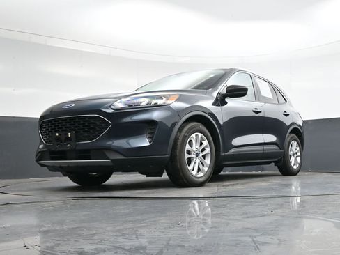 Used 2022 Ford Escape SE w/ Cold Weather Package image 32