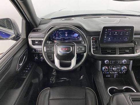 Certified 2024 GMC Yukon SLT w/ SLT Premium Package AWD/4WD image 15