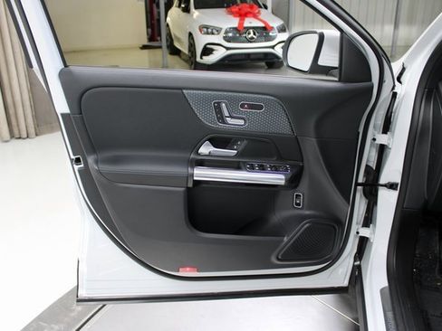 Used 2024 Mercedes-Benz GLA 250 image 34