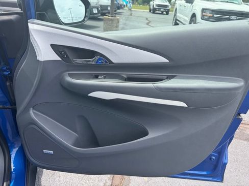 Used 2017 Chevrolet Bolt Premier w/ Driver Confidence II Package FWD image 14