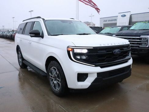 New 2025 Ford Expedition Active image 1