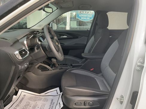 Used 2023 Chevrolet TrailBlazer LT w/ Convenience Package image 8