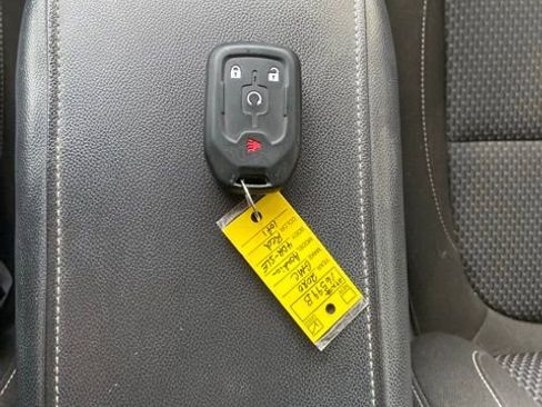 Used 2020 GMC Acadia SLE image 17