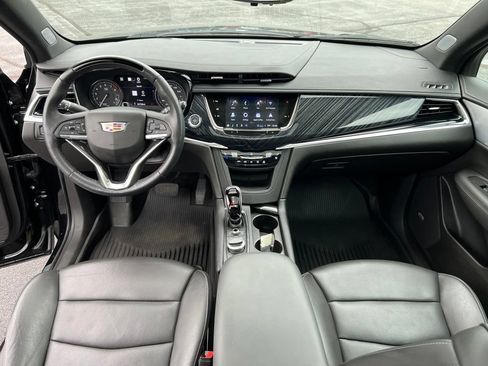Used 2024 Cadillac XT6 Premium Luxury w/ Technology Package AWD/4WD image 22