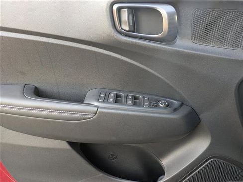 New 2025 Hyundai Venue Limited image 16