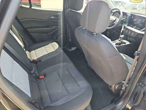 Used 2026 Chevrolet Trax LS FWD image 23