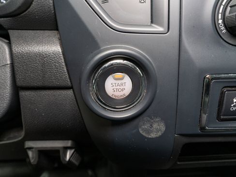 Used 2022 Nissan Titan SV RWD image 22