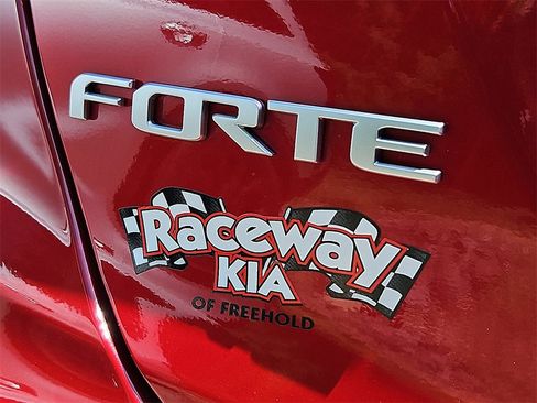 Used 2024 Kia Forte GT-Line w/ GT-Line Premium Package image 31