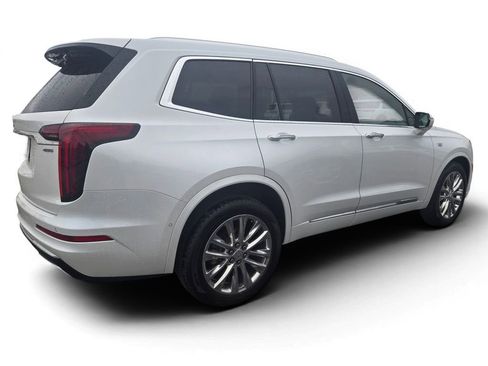 Used 2023 Cadillac XT6 Premium Luxury w/ Platinum Package AWD/4WD image 4