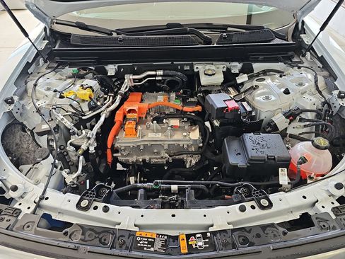 Certified 2025 Cadillac Lyriq Luxury w/ LPO, Floor Liner Package AWD/4WD image 30