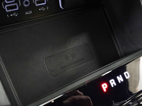 Used 2024 Jeep Grand Cherokee Laredo w/ Luxury Tech Group I image 29