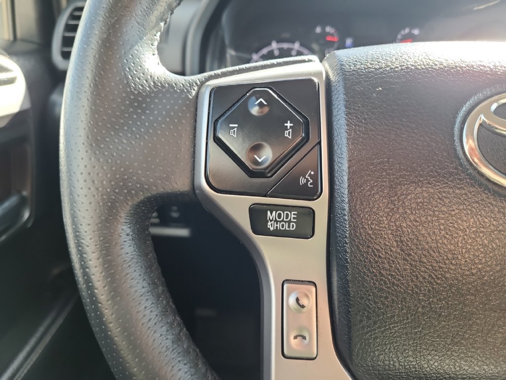 Used 2022 Toyota 4Runner SR5 AWD/4WD image 25