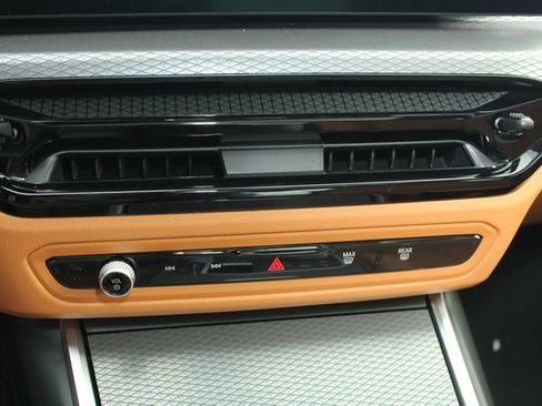 Used 2026 BMW 330i xDrive Sedan w/ M Sport Package image 15