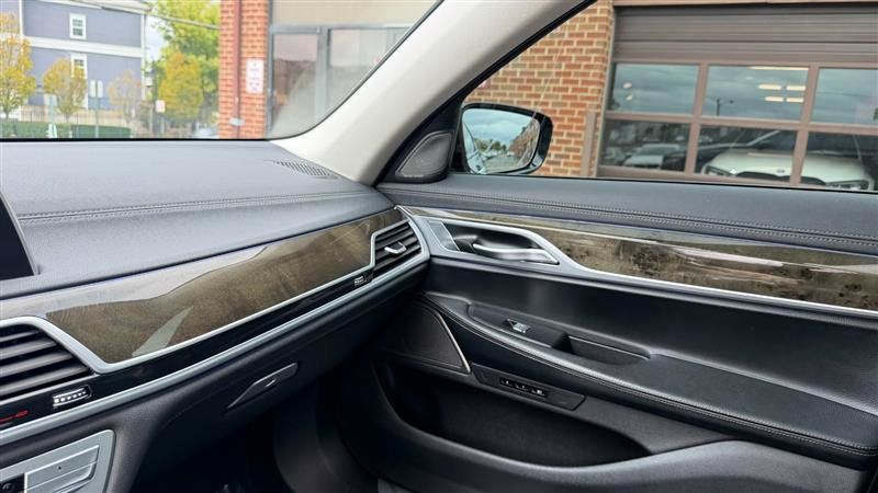 Used 2020 BMW 740i xDrive w/ Cold Weather Package AWD/4WD image 40