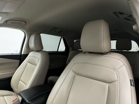 Used 2023 Ford Explorer XLT w/ Equipment Group 202A image 21