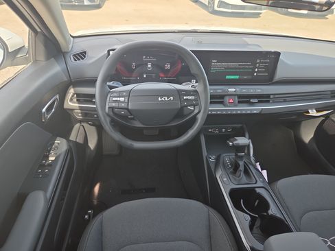 New 2026 Kia K4 FWD image 7