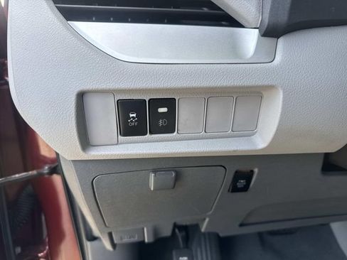 Used 2020 Toyota Sienna LE FWD image 20